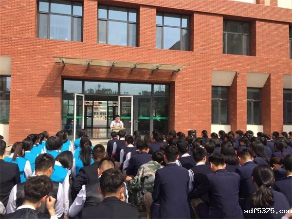 挑战自我 超越梦想——今晚世预赛哪里能看直播召开2019年学生赴企业实践动员会
